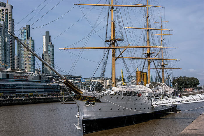 fragata sarmiento visita